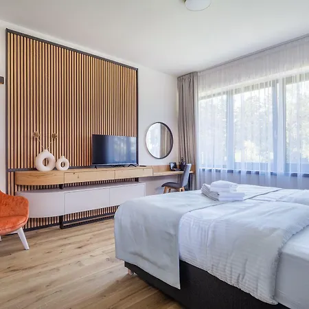 Vista & Club Hotel