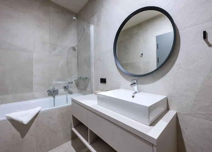 Vista & Club Hotel 4*
