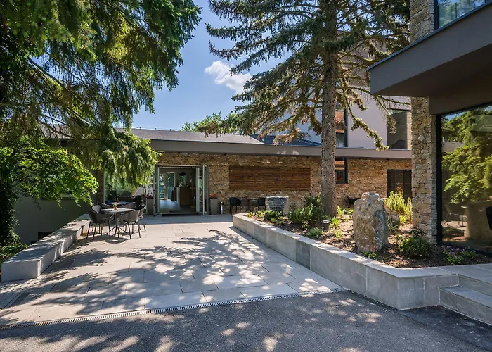 Vista & Club Hotell 4*