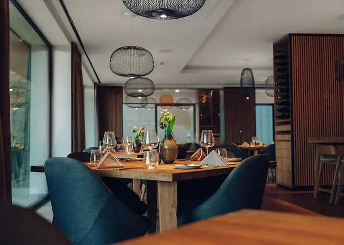 Vista & Club Hotell