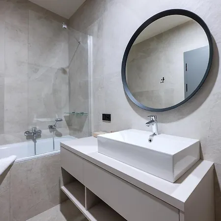 Vista & Club Hotell 4*